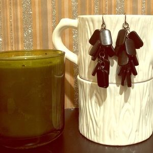 Lightweight black dangle earrings